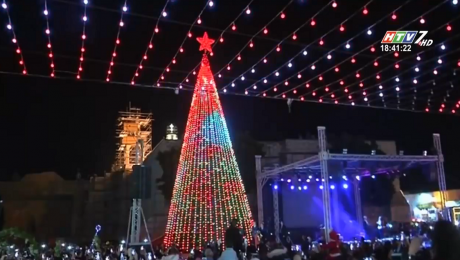 Xem Clip Chiêm Ngưỡng Cây Thông Noel Khổng Lồ Ở Bethlehem HD Online.