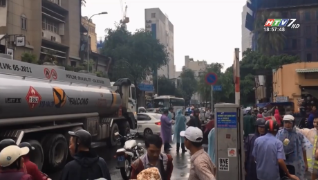 Xem Clip Nữ Sinh Chết Thảm Dưới Bánh Xe Bồn Ngay Quận 1 HD Online.