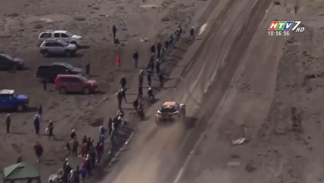 Xem Video Clip Điểm Tin Thể Thao Chặng 6 Giải Đua Xe Địa Hình Dakar Rally HD Online.