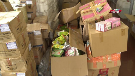 Xem Clip TPHCM Phát Hiện, Xử Lý Cơ Sở Sản Xuất Thuốc Giả Núp Bóng Công Ty Dược HD Online.