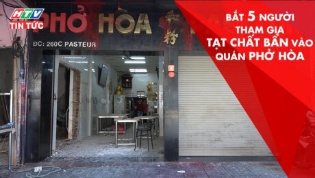 Xem Clip Bắt 5 Người Tham Gia Tạt Chất Bẩn Vào Quán Phở Hòa HD Online.