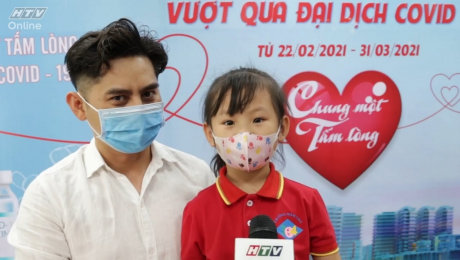 Xem Video Clip Quỹ Chung Một Tấm Lòng Cảnh em bé đập heo ủng hộ tiền mua vaccine cưng xỉu nha! HD Online.